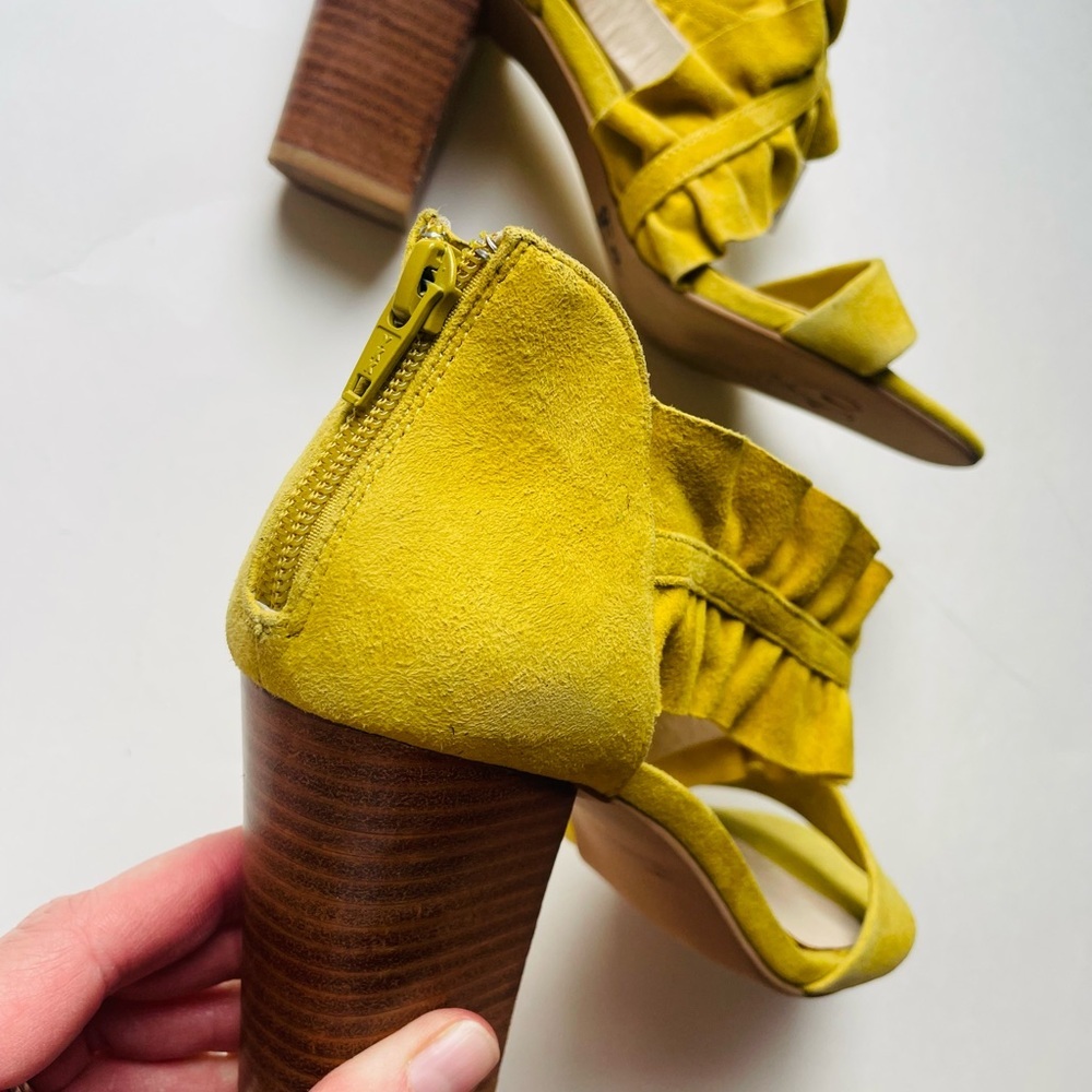 Anthropologie Seychelles Retro Ruffle Yellow Heel - Picture 10 of 12